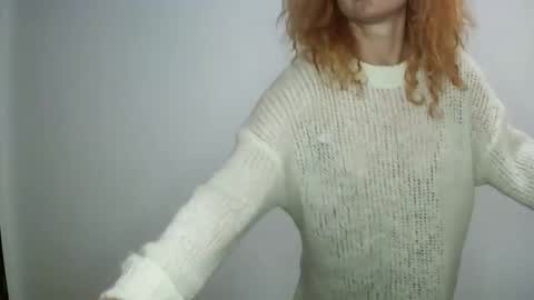 Snapshot of reddgirll chatting on 01.17.25 reddgirll online show from 01.17.25