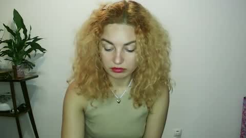 Snapshot of reddgirll chatting on 01.23.25 reddgirll online show from 01.23.25