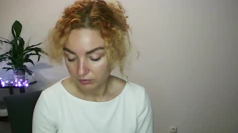 Snapshot of reddgirll chatting on 01.26.25 reddgirll online show from 01.26.25