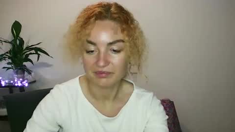 Snapshot of reddgirll chatting on 01.26.25 reddgirll online show from 01.26.25
