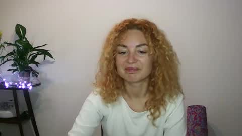 Snapshot of reddgirll chatting on 01.27.25 reddgirll online show from 01.27.25