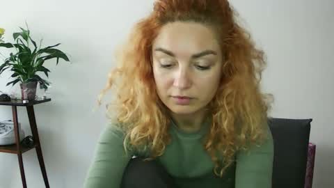 Snapshot of reddgirll chatting on 01.30.25 reddgirll online show from 01.30.25