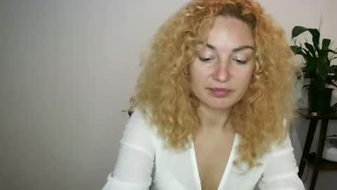 Snapshot of reddgirll chatting on 02.03.25 reddgirll online show from 02.03.25