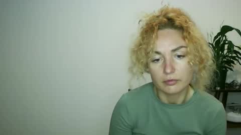 Snapshot of reddgirll chatting on 02.04.25 reddgirll online show from 02.04.25