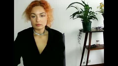 Snapshot of reddgirll chatting on 02.14.25 reddgirll online show from 02.14.25