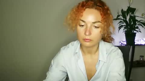 Snapshot of reddgirll chatting on 02.15.25 reddgirll online show from 02.15.25