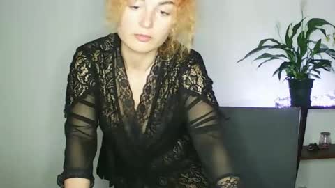Snapshot of reddgirll chatting on 02.17.25 reddgirll online show from 02.17.25