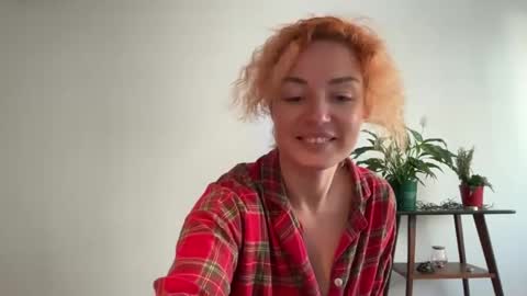 Snapshot of reddgirll chatting on 02.22.25 reddgirll online show from 02.22.25