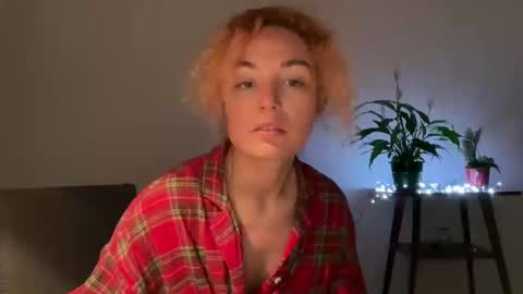 Snapshot of reddgirll chatting on 02.22.25 reddgirll online show from 02.22.25