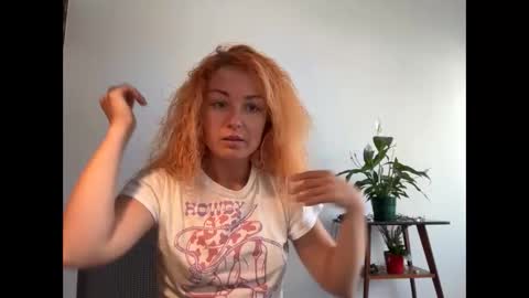 Snapshot of reddgirll chatting on 02.26.25 reddgirll online show from 02.26.25