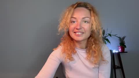 Snapshot of reddgirll chatting on 03.03.25 reddgirll online show from 03.03.25