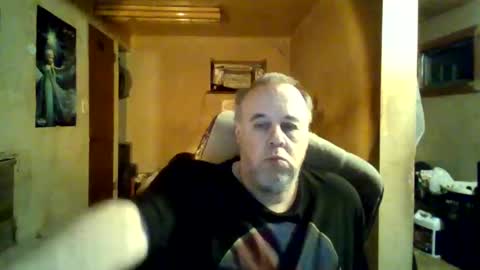 Snapshot of reddragon1195 chatting on 12.25.24 reddragon1195 online show from 12.25.24