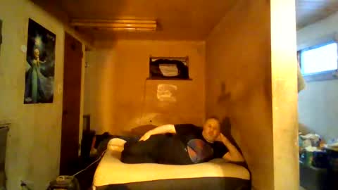 Snapshot of reddragon1195 chatting on 02.02.25 reddragon1195 online show from 02.02.25