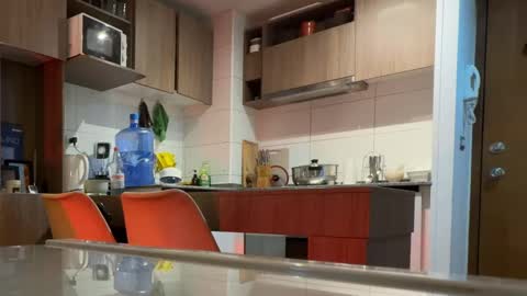 redfloweer online show from 09.29.25