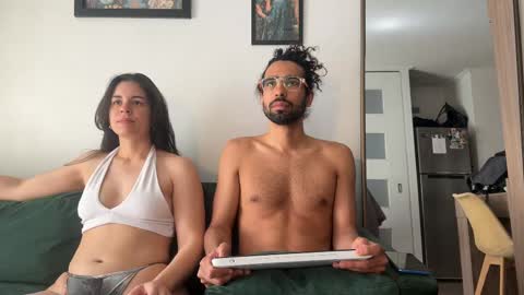 redfloweer online show from 10.22.25