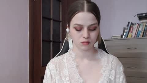 Lily online show from 12.12.24