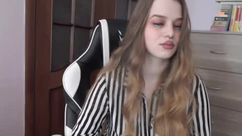 Lily online show from 10.24.25