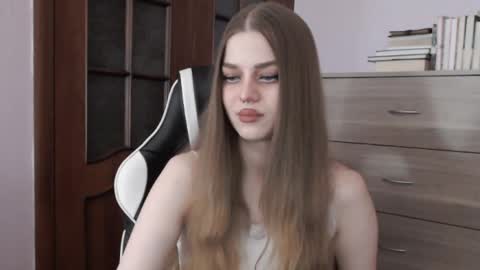 Lily online show from 03.26.26