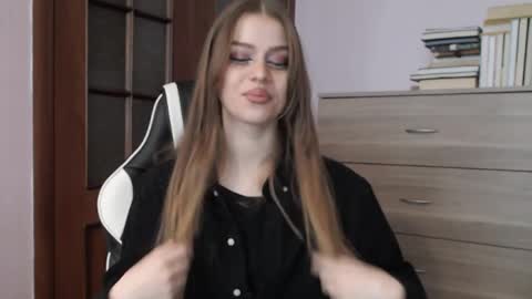 Lily online show from 05.26.26
