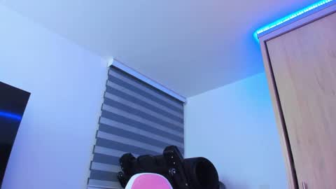 redski77 online show from 12.16.24