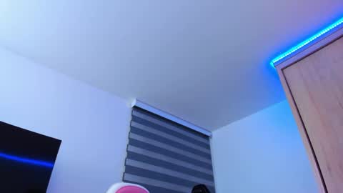 redski77 online show from 12.17.24