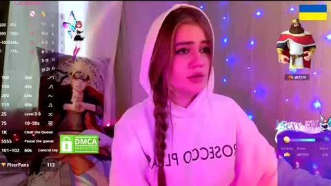 Snapshot of redvelveten chatting on 02.20.25 Ronnie online show from 02.20.25