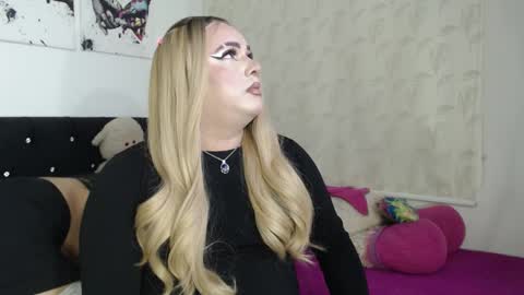 redvelvett22 online show from 11.10.25