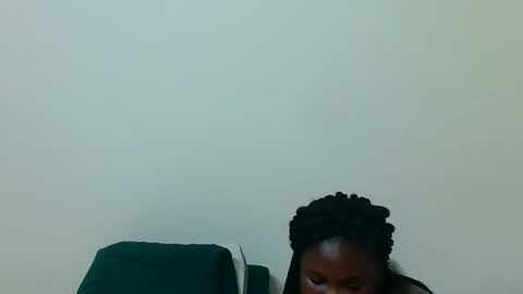 Snapshot of reem_wonder chatting on 12.19.24 Reem online show from 12.19.24