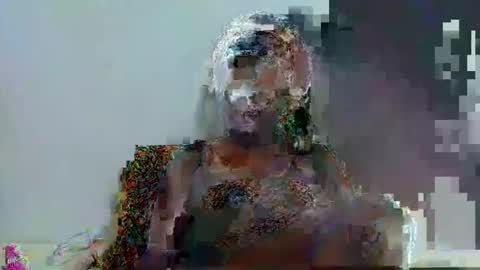 Snapshot of reem_wonder chatting on 01.21.25 Reem online show from 01.21.25