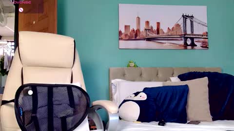 Yanella online show from 10.11.25