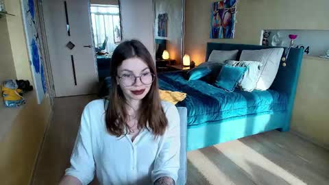 Snapshot of reginasparkle chatting on 02.26.25 Regina online show from 02.26.25