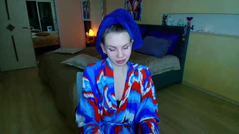 Snapshot of reginasparkle chatting on 03.06.25 Regina online show from 03.06.25