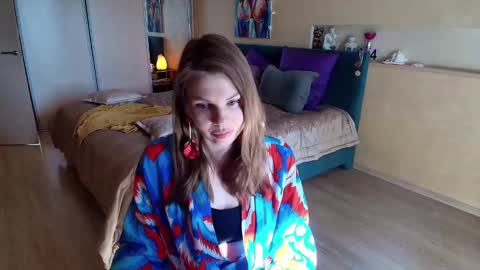 Snapshot of reginasparkle chatting on 03.07.25 Regina online show from 03.07.25