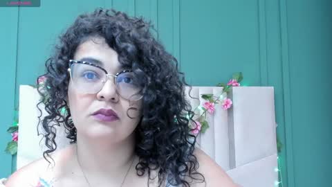 reginavegaa online show from 01.23.25