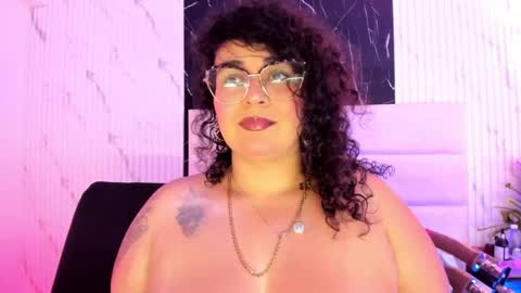 reginavegaa online show from 10.03.25