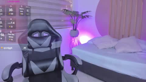 Snapshot of rei_cos chatting on 10.01.25 R E I online show from 10.01.25