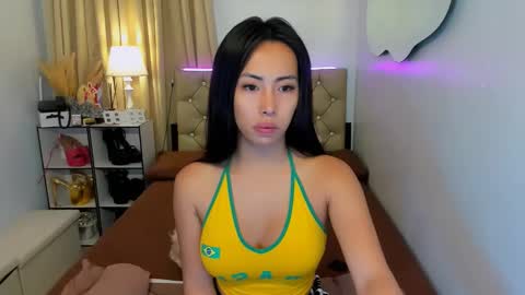 Snapshot of reighnempress chatting on 03.06.25 reighnempress online show from 03.06.25