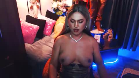 Red Ivy online show from 04.06.26