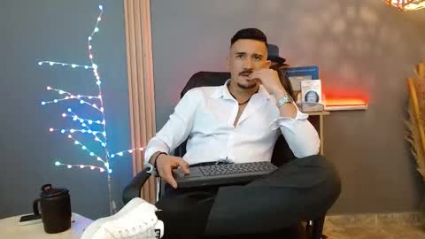 Snapshot of reiko_85_ chatting on 02.10.26 REIKO online show from 02.10.26