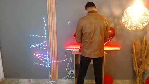 Snapshot of reiko_85_ chatting on 02.16.26 REIKO online show from 02.16.26