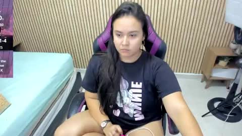 reina_loren online show from 05.24.26