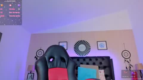 reina_loren online show from 05.25.26