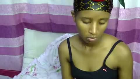 Snapshot of rellings_maya chatting on 12.14.24 rellings-maya online show from 12.14.24