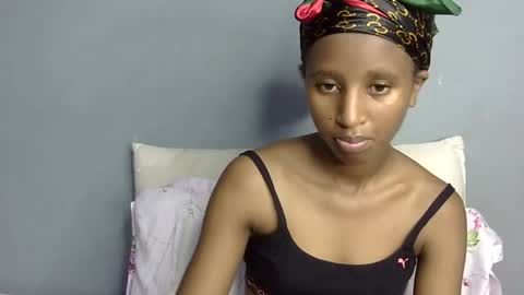 Snapshot of rellings_maya chatting on 12.14.24 rellings-maya online show from 12.14.24