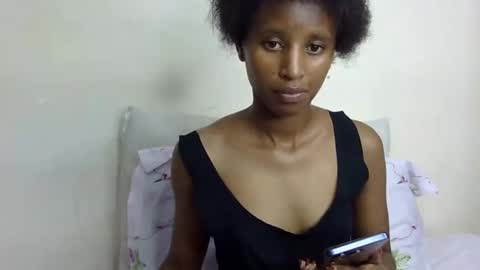 Snapshot of rellings_maya chatting on 12.17.24 rellings-maya online show from 12.17.24