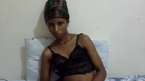 Snapshot of rellings_maya chatting on 12.21.24 rellings-maya online show from 12.21.24