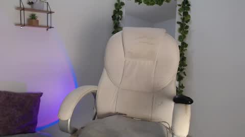 Erika online show from 12.11.24