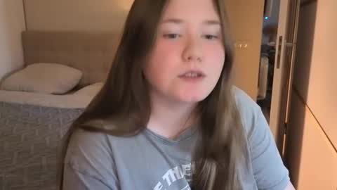 Ann OF - remirann21 online show from 10.20.25