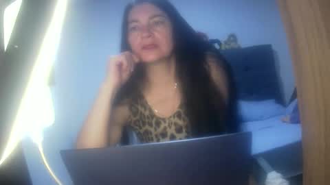 renata_hot1 online show from 11.21.25