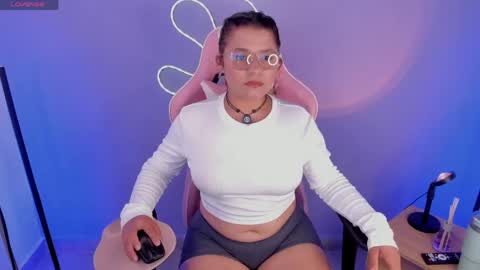 Renata Jones online show from 04.30.26